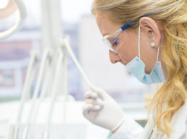 60% de los chilenos creen que las mujeres que deciden ser madres son castigadas laboralmente