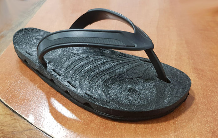 emprendimiento-nacional-fabrico-sandalias-para-pies-planos