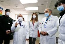 Ministro Paris destaca rol de la salud municipal en atención de casos COVID-19