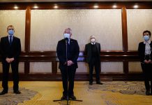 COVID-19: Ministro París recibe a personal de salud italiano que apoyará atención de pacientes