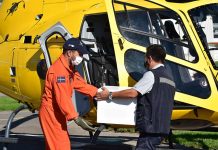 Traslado aéreo de vacunas contra covid-19 hacia zonas apartadas del país Ecocopter ayuda a trasladar vacunas contra el Covid-19 a sectores apartados de la Región Metropolitana