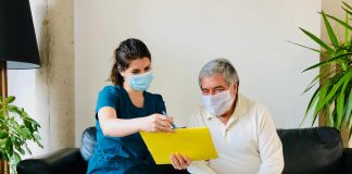 Académica de la carrera de fonoaudiología UC crea nueva herramienta para detectar cambios en el lenguaje del adulto mayor