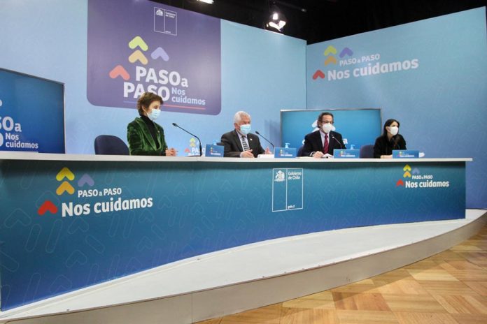 COVID-19: Positividad de exámenes PCR alcanza el 3,3%, la más baja desde el inicio de la pandemia Los nuevos casos de COVID-19 a nivel nacional han disminuido un 29% en los últimos siete días y un 40% en los últimos catorce. La Región Metropolitana completa avanza a Preparación.