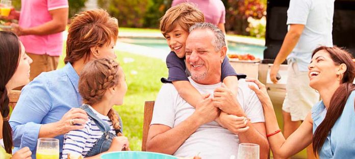 Expertos médicos visibilizan la importancia de comprender los factores de riesgo cardíaco y la adherencia a los tratamientos para velar por la buena salud Expertos médicos visibilizan la importancia de comprender los factores de riesgo cardíaco y la adherencia a los tratamientos para velar por la buena salud