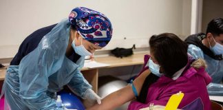 Estudio muestra que vacuna AstraZeneca aumenta en 15 veces los anticuerpos tras dosis de refuerzo