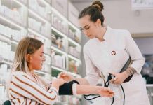 “Farmacia de la Mujer” cuenta con todo lo necesario para ellas y da espacio a emprendedores “Farmacia de la Mujer” cuenta con todo lo necesario para ellas y da espacio a emprendedores