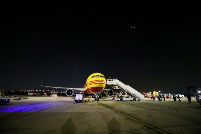 Llegan a Chile nuevo cargamento de vacunas Pfizer-BioNTech contra SARS-CoV-2