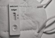 Aumento de casos COVID-19: cuán efectivo es el “Test de antígeno en 3 pasos” y debate por mascarillas Covid U Chile