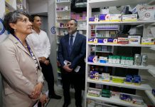 Autoridades refuerzan convenio de medicamentos e insumos clínicos con precios rebajados para beneficiarios de Fonasa