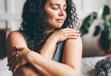 La queratosis pilaris, mejor conocida como “piel de gallina” es de origen multifactorial