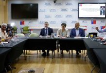 Ministra Aguilera lidera encuentro con senadores y diputados de las comisiones de salud por Proyecto de Ley de Isapres