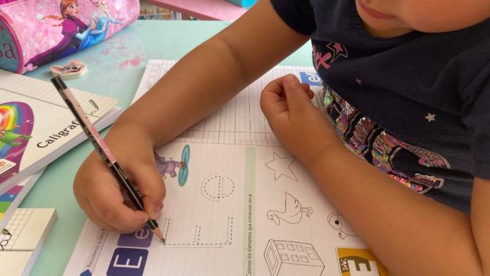 ¿Es importante que niñas y niños sigan aprendiendo caligrafía?