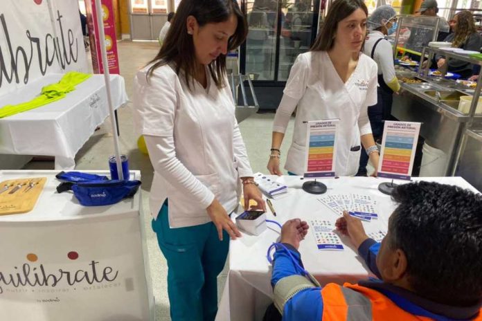 Sodexo y Lumina Copper lanzaron programa “Equilíbrate” y módulo veggie en faena Caserones