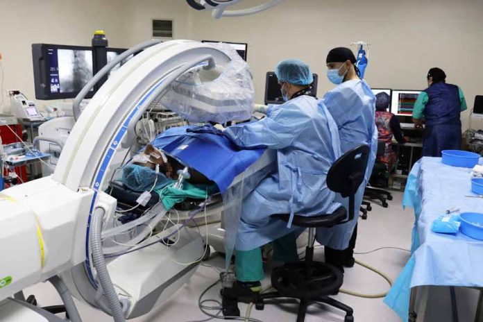 Hospital Regional de Concepción probó con éxito moderno catéter para arritmias cardiacas