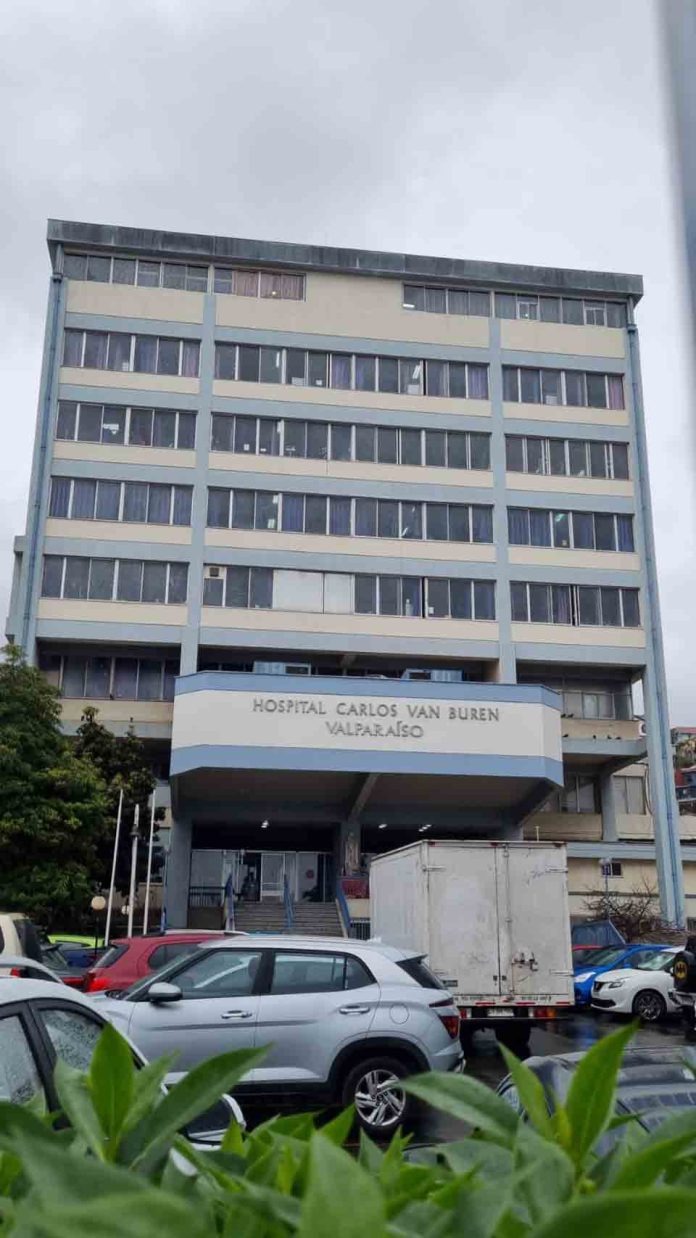 Hospital Carlos van Buren disminuye en un 56% tiempos de espera de sus pacientes gracias al retiro programado de medicamentos