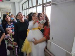 Con la instalación de una campana en Oncología Pediátrica, Alma anunció el fin de sus quimioterapias tras derrotar su leucemia Con la instalación de una campana en Oncología Pediátrica, Alma anunció el fin de sus quimioterapias tras derrotar su leucemia