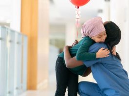 La comunidad puede elegir un proyecto ganador entre los ocho finalistas del Premio Humanizando la Salud 2023 La comunidad puede elegir un proyecto ganador entre los ocho finalistas del Premio Humanizando la Salud 2023