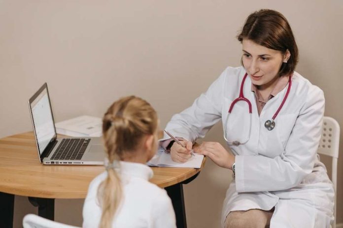 ¿Los practicas? Sencillos consejos pueden alertar a padres sobre problemas de crecimiento infantil
