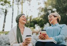 Amistad en rosa: 9 consejos para acompañar a alguien con cáncer de mama Amistad en rosa: 9 consejos para acompañar a alguien con cáncer de mama