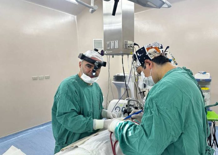 Con apoyo de AMCI, Departamento de Otorrinolaringología de INDISA realizó exitoso operativo solidario en el Hospital de Santa Cruz