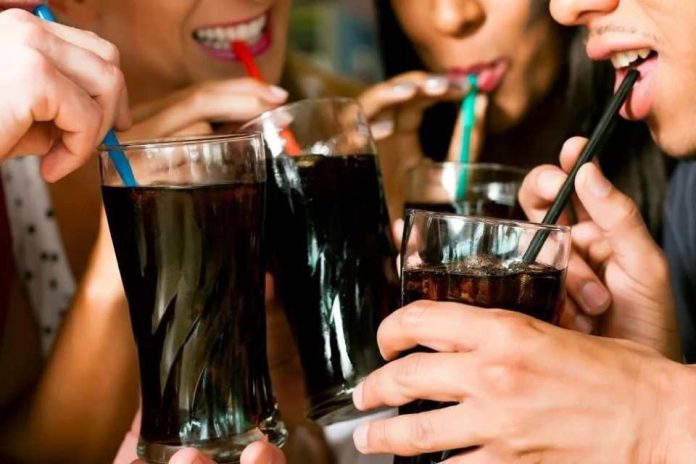 ¿Consume bebidas endulzadas artificialmente? Conozca todas las enfermedades que generan