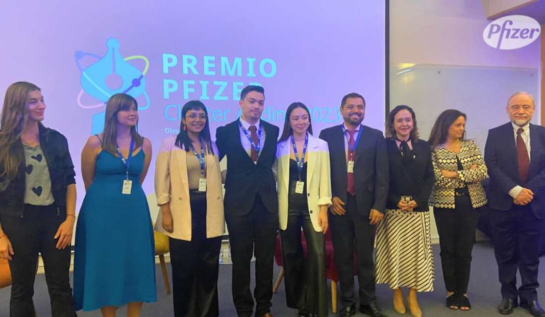 Reportajes de estudiantes de Universidad Diego Portales y Revista de El Sábado ganaron Premio Pfizer 2023 de periodismo en ciencia y salud