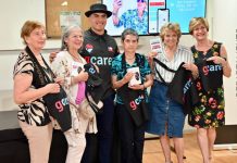 Empoderando a la Comunidad + 60: Entrega de 30 smartwatch con botón de pánico