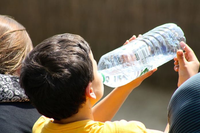 ¿Cómo evitar golpes de calor en niños?