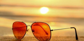 Lentes de sol con cristales de colores, filtros fotocromáticos y polarizados: ¿Por qué usarlos en verano?