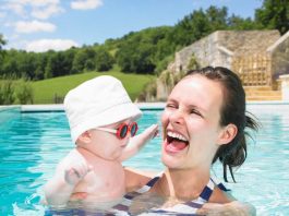 Tips para el baño seguro de niños en piscinas, playas y lagos