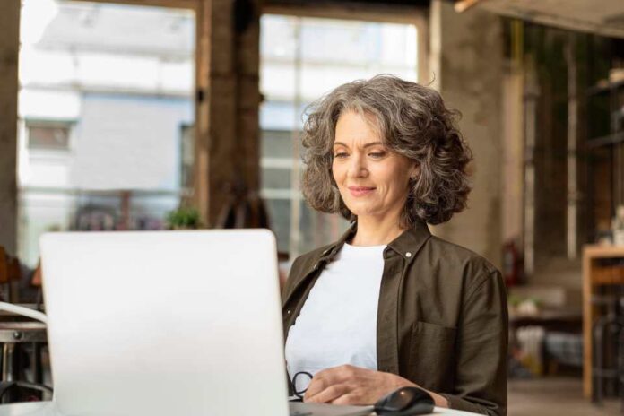 LA MENOPAUSIA: una realidad de la que poco se habla en el ámbito laboral