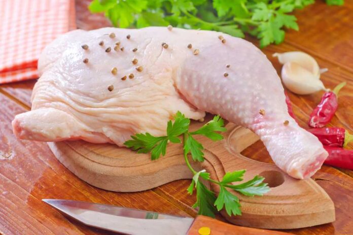 Sepa por qué no hay que lavar el pollo antes de cocinarlo Sepa por qué no hay que lavar el pollo antes de cocinarlo