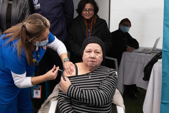 Minsal, Municipalidad de Maipú y Colmed inauguran punto de vacunación y reiteran llamado a inocularse