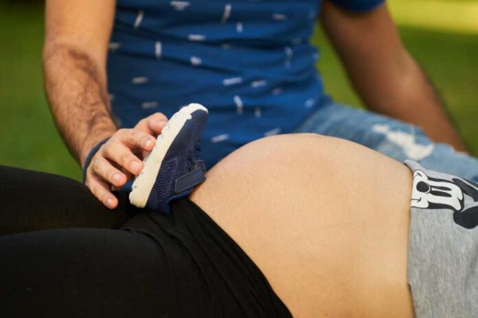 Hombres que sueñan con ser padres: Como los apoya la reproducción asistida