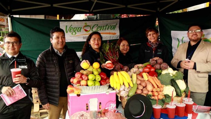 Canasta dieciochera: autoridades y feriantes llaman a cotizar diversas alternativas de productos para cuidar el presupuesto familiar, además estar atentos a las recomendaciones que contemplan la correcta higiene de productos