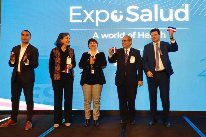 Expo Salud inaugura su 12ª versión con 70 empresas expositoras y un congreso con 16 paneles de discusión.