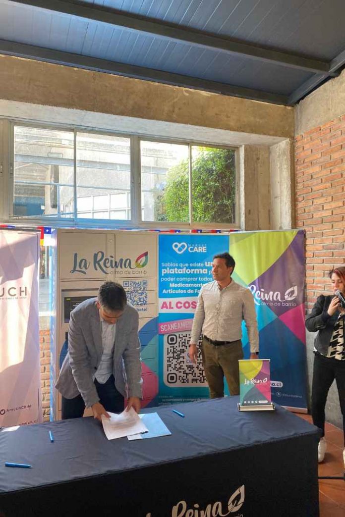_ Vecinos de La Reina pueden comprar productos de farmacia al costo Vecinos de La Reina pueden comprar productos de farmacia al costo