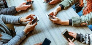 La preocupante relación de los chilenos con el smartphone La preocupante relación de los chilenos con el smartphone