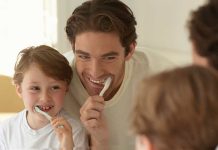 ¿Bacterias en tu boca? Te contamos por qué es importante que renueves tu cepillo de dientes