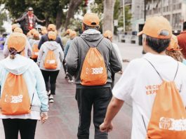 Más de 70 personas caminaron para promover el envejecimiento activo