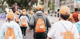 Más de 70 personas caminaron para promover el envejecimiento activo