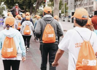 Más de 70 personas caminaron para promover el envejecimiento activo