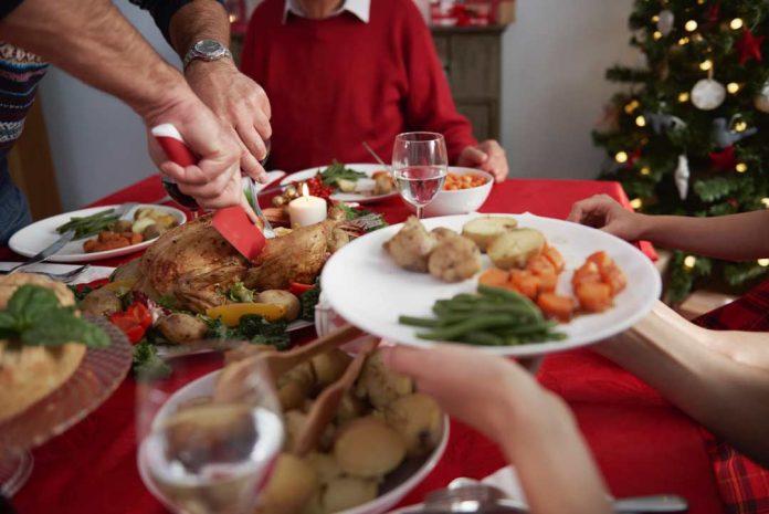 Recomendaciones saludables para no excederse durante las celebraciones de fin de año