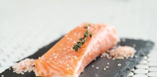 Salmón: un súper alimento chileno para incluir en el menú de las fiestas de fin de año Salmón menú fin de año