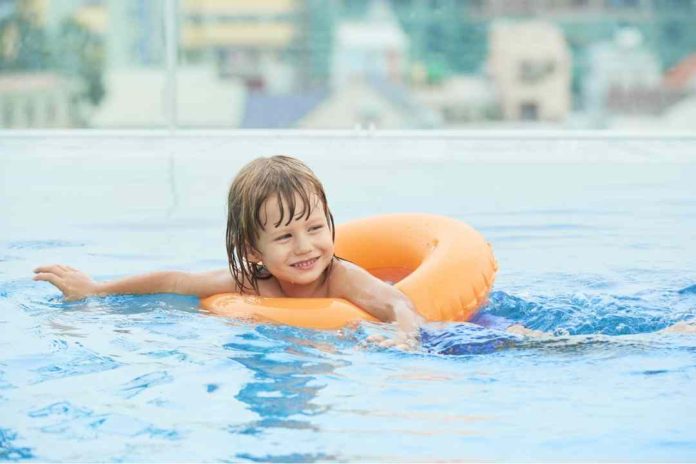 Seguridad infantil en piscinas: cómo prevenir y responder a los principales incidentes que ocurren en verano