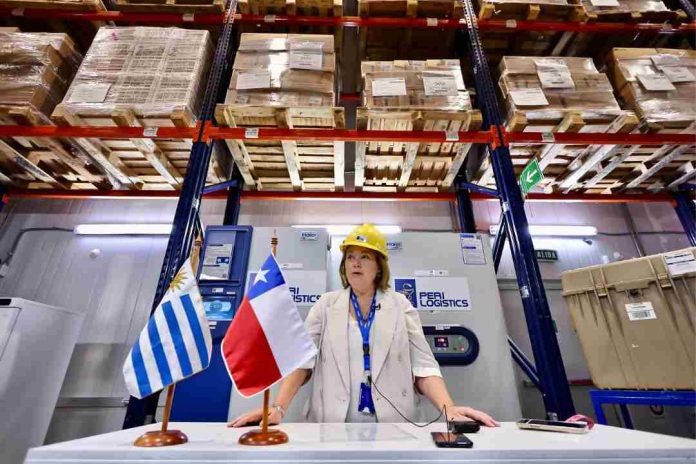 Chile dona 1.500 dosis de la vacuna  contra Mpox a Uruguay  Chile dona 1.500 dosis de la vacuna  contra Mpox a Uruguay