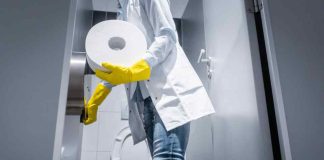 ¿Miedo a los baños públicos?: conoce las claves para protegerte de las bacterias y virus presentes en estos espacios ¿Miedo a los baños públicos?: conoce las claves para protegerte de las bacterias y virus presentes en estos espacios