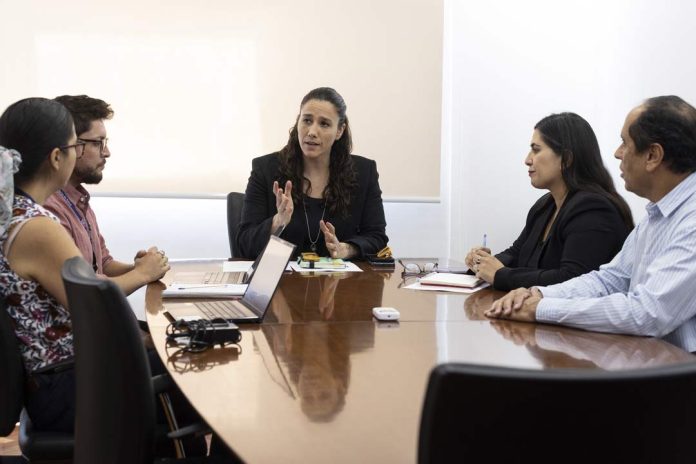 Ministra (s) de Salud se reúne con Asociación Chilena de Municipalidades para fortalecer el trabajo en la Campaña de Vacunación e Inmunización 2025 Ministra (s) de Salud se reúne con Asociación Chilena de Municipalidades para fortalecer el trabajo en la Campaña de Vacunación e Inmunización 2025