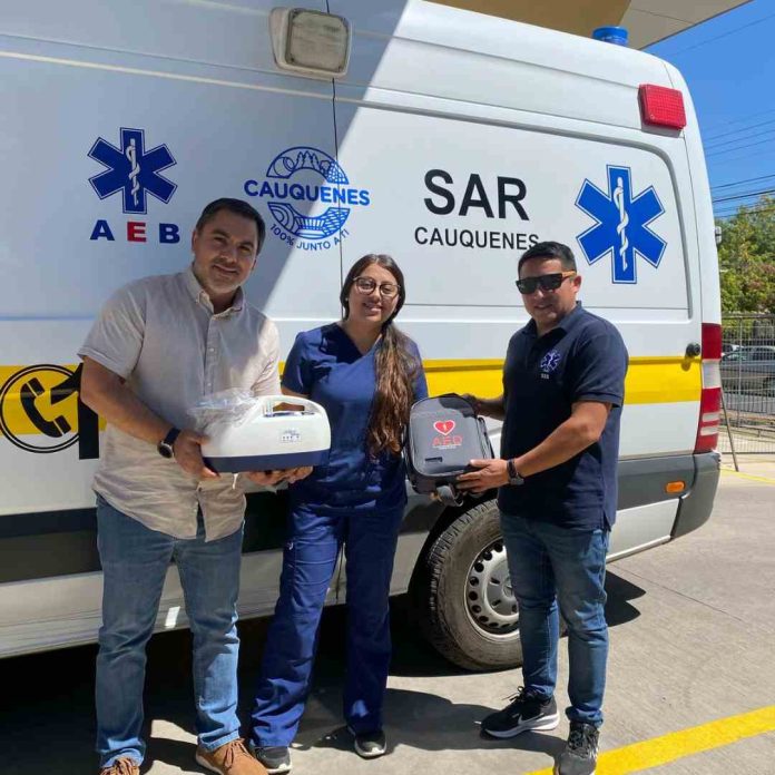Servicio de Salud de Cauquenes recibe equipamiento médico de emergencia para sus ambulancias  Servicio de Salud de Cauquenes recibe equipamiento médico de emergencia para sus ambulancias