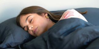 ¿Cómo dormir tapado sin sentir calor?